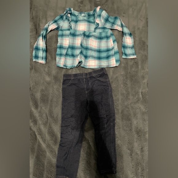 Girls’ Flannel Outfit - Picture 1 of 1